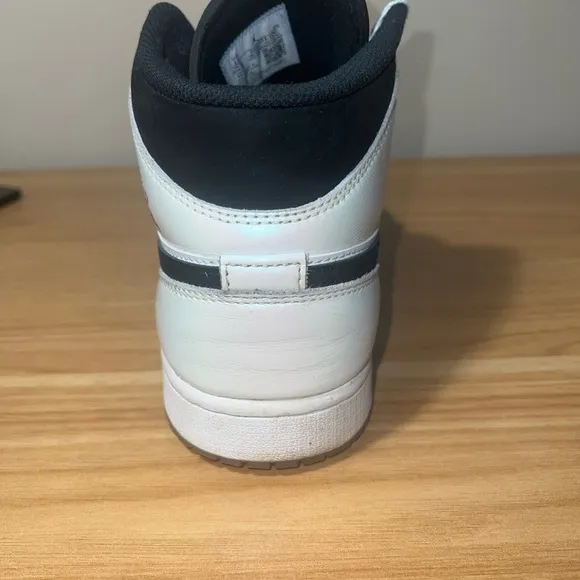 Jordan 1 mid diamond size 10.5