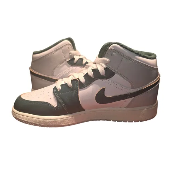 Jordan 1 Mid SE GS Sneaker White Green Sail Size 6.5Y Women's 8 FQ8088 103