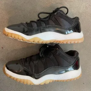 Jordan Air 11 Retro Low Top black Youth Boys Basketball Shoes Size 2