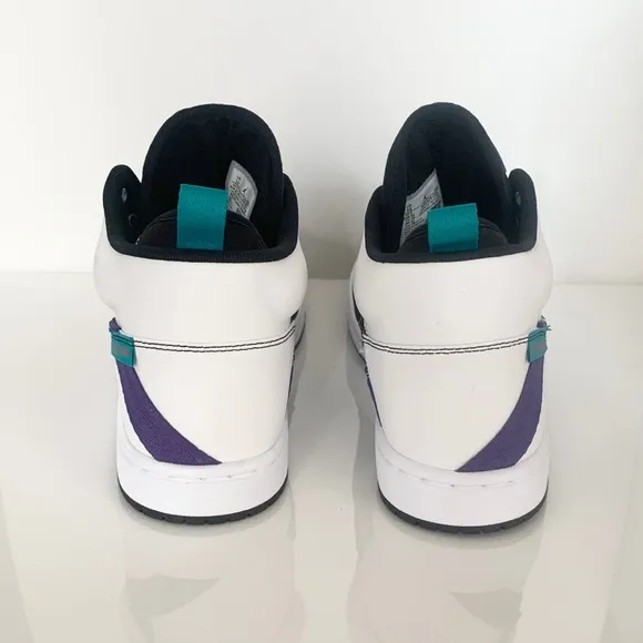 Jordan Fadeaway Basketball Sneakers