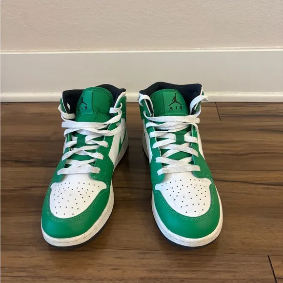 Jordan Green and White Sneakers Mid-Top Classic