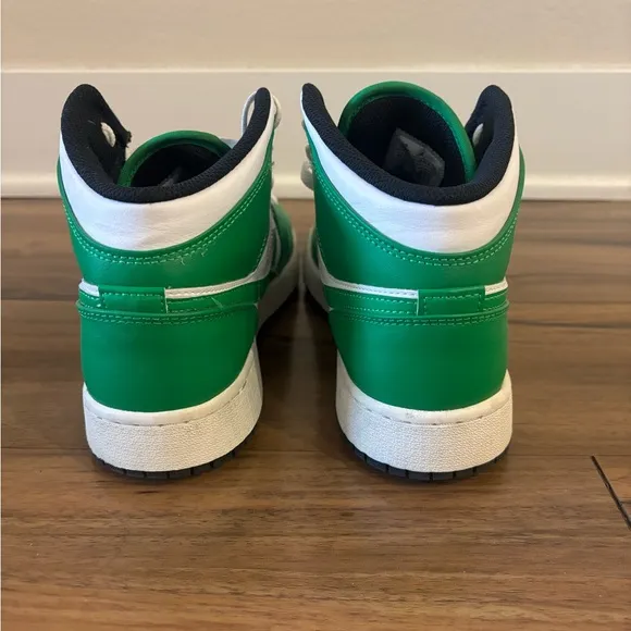 Jordan Green and White Sneakers Mid-Top Classic