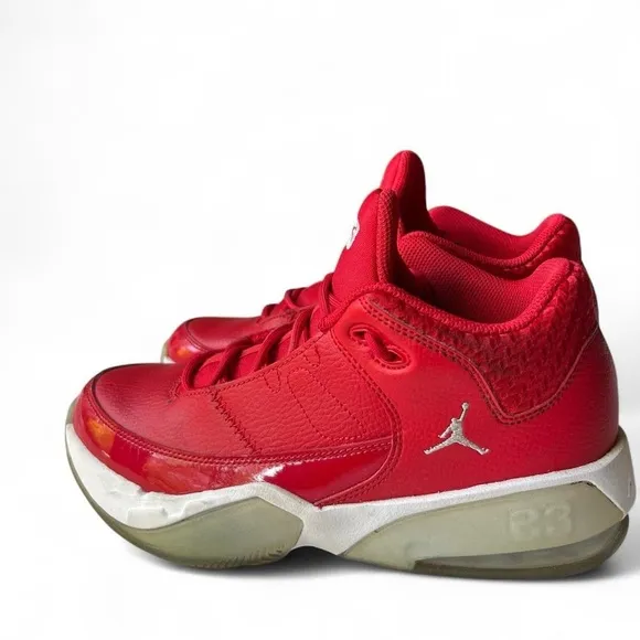 Jordan Max Aura 3 Basketball Sneakers - Youth- Size: 7Y (big kid)