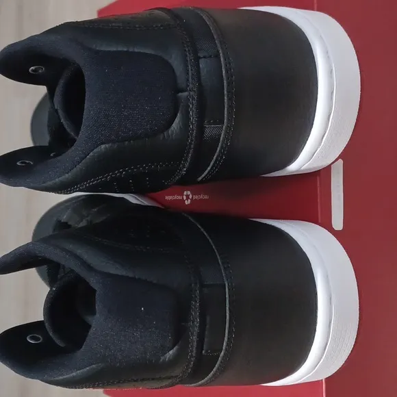 JORDANS black Jumpman sneakers. Jordan gym shoes. Casual classic black sneakers