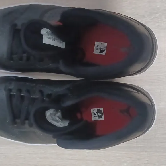 JORDANS black Jumpman sneakers. Jordan gym shoes. Casual classic black sneakers
