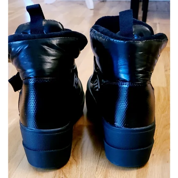 Juicy Couture Black Veronica Winter Platform Space Puffer Boots Size 8