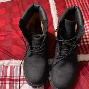 Junior 6- inches timberland boot size:6