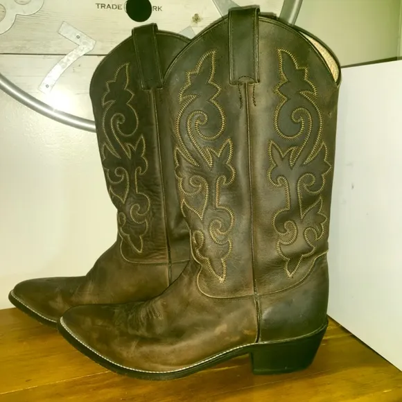Justin 2252 classic cowboy boots