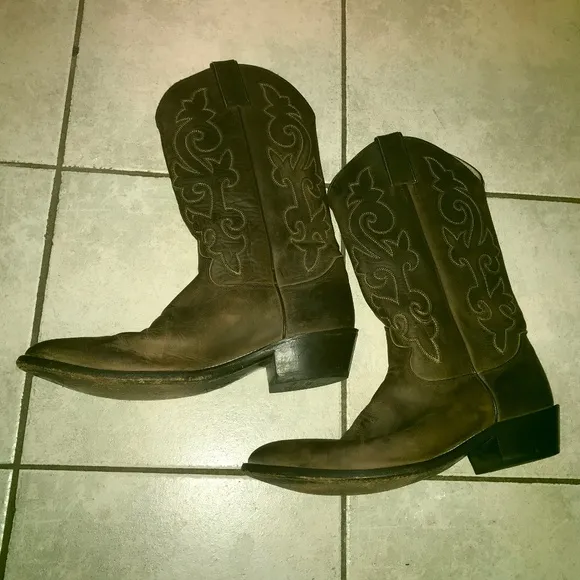 Justin 2252 classic cowboy boots