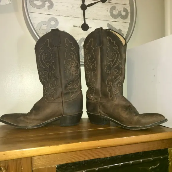 Justin 2252 classic cowboy boots