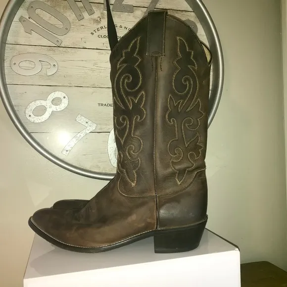 Justin 2252 classic cowboy boots