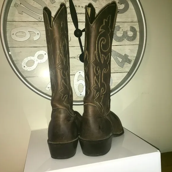 Justin 2252 classic cowboy boots