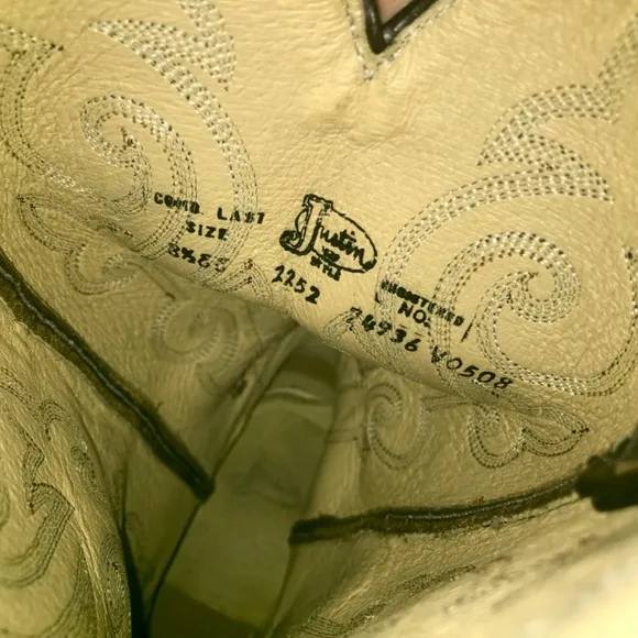 Justin 2252 classic cowboy boots