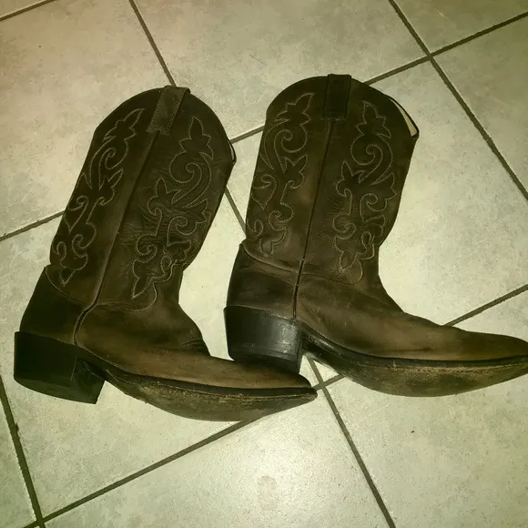 Justin 2252 classic cowboy boots
