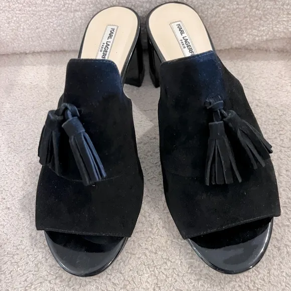 KARL LAGERFELD Suede block heel sandals. 🖤