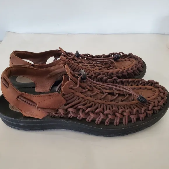 KEEN Men 11.5 UNEEK Leather Woven Slingback Sandals Brown Bungee Lace Hike Fish