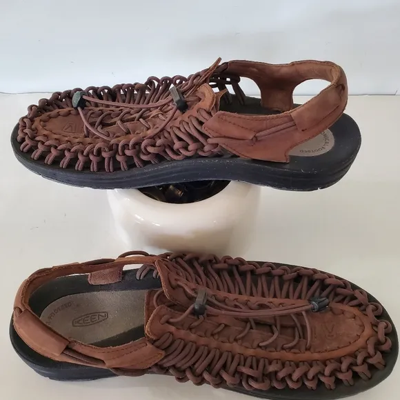 KEEN Men 11.5 UNEEK Leather Woven Slingback Sandals Brown Bungee Lace Hike Fish