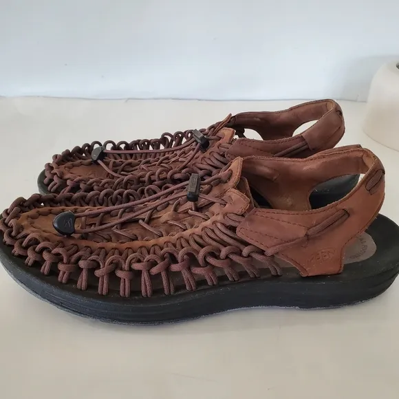 KEEN Men 11.5 UNEEK Leather Woven Slingback Sandals Brown Bungee Lace Hike Fish