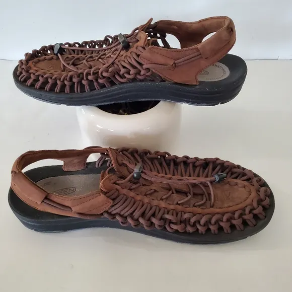 KEEN Men 11.5 UNEEK Leather Woven Slingback Sandals Brown Bungee Lace Hike Fish