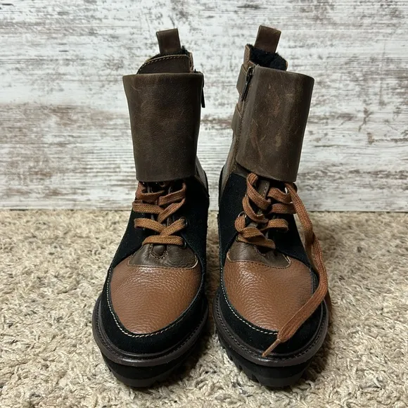 KELSI DAGGER BROOKLYN Peak Boots Size 6