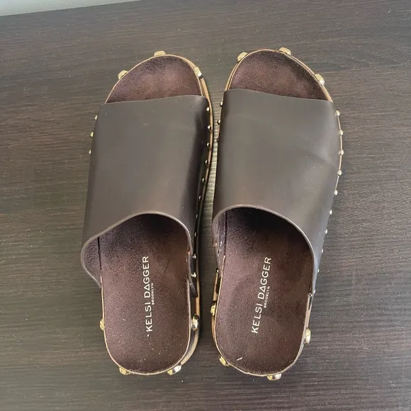 Kelsi Dagger Squish Buffalo Stud Slide Sandals