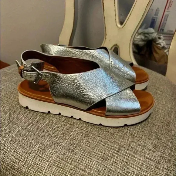 Kenneth Cole Kiki Platform Sandals Size 8.5M