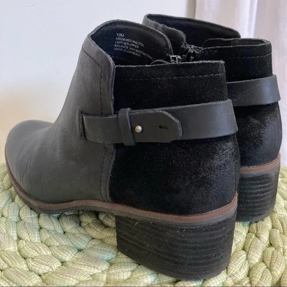 Kork-Ease Korks Sonya Black Matte Leather/Suede Buckle Ankle Boots/Booties