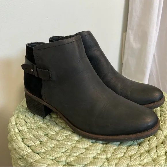 Kork-Ease Korks Sonya Black Matte Leather/Suede Buckle Ankle Boots/Booties