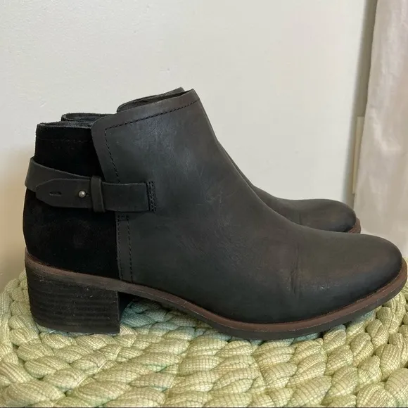 Kork-Ease Korks Sonya Black Matte Leather/Suede Buckle Ankle Boots/Booties