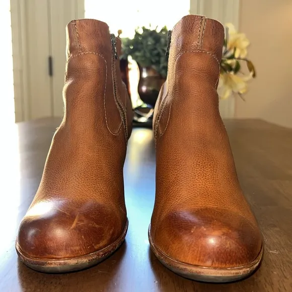 Kork Ease Womens Size 9.5 Brown Cognac Buttery Leather Wedge Ankle Boots Bootie
