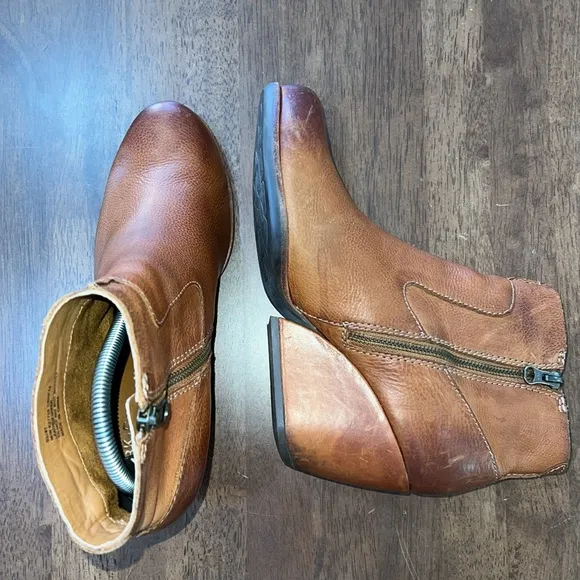 Kork Ease Womens Size 9.5 Brown Cognac Buttery Leather Wedge Ankle Boots Bootie