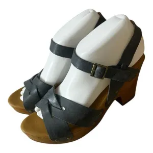Korks Women Size 8M Grey Leather Sandals Heels Platforms Studded Buckle Strappy
