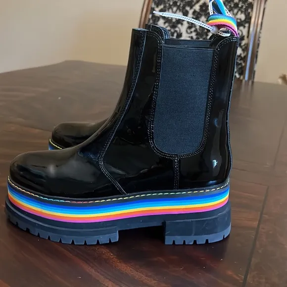 Kurt Geiger LondonBirdie Chelsea Chunky Lug Sole Rainbow Platform Combat Boots