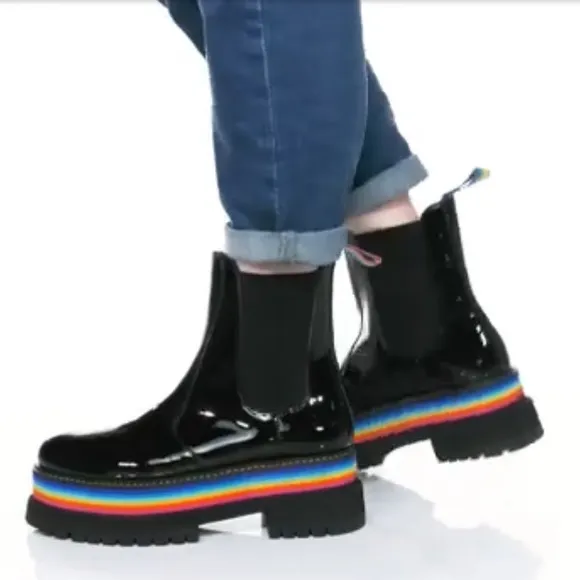 Kurt Geiger LondonBirdie Chelsea Chunky Lug Sole Rainbow Platform Combat Boots