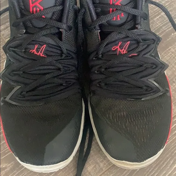 Kyrie 5 Bred