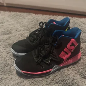 Kyrie 5 GS “just do it”