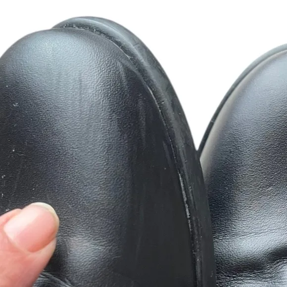 La Canadienne Waterproof Black Leather Ankle Boots size 7