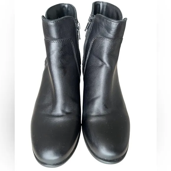 La Canadienne Waterproof Black Leather Ankle Boots size 7