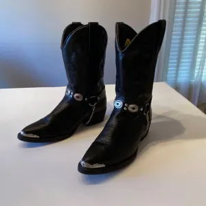 Laredo LC3200 Youth Pointed Toe Leather Black Western Boots Size 4‎ D