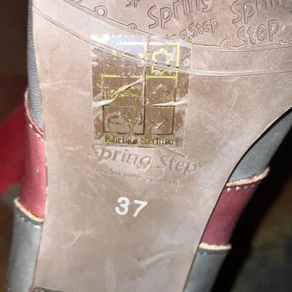 L'ATISTE Red and Gray Heeled Boots with Chunky Block Heel