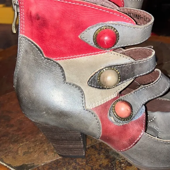 L'ATISTE Red and Gray Heeled Boots with Chunky Block Heel