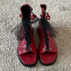 Leather Lace up Sandals