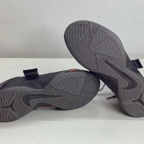 Lebron James Nike ZS6 Basketball Sneakers