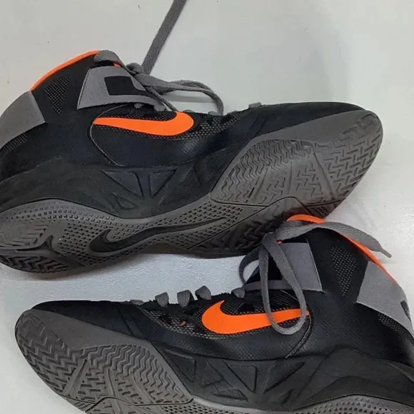 Lebron James Nike ZS6 Basketball Sneakers