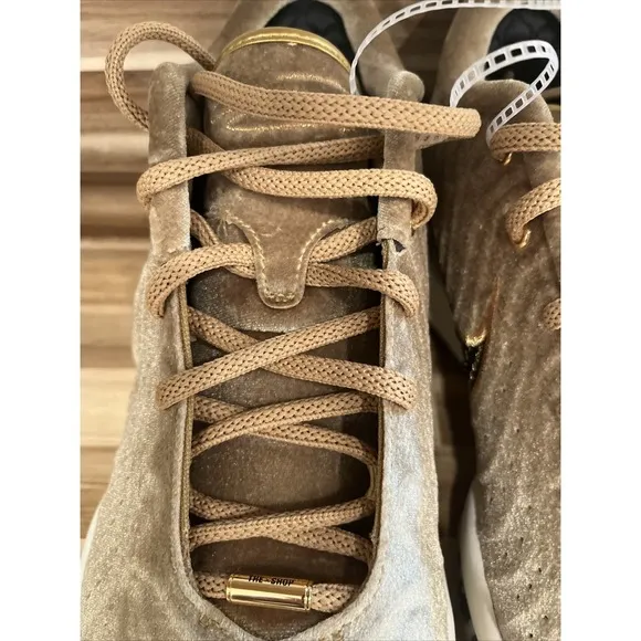 Lebron XXI Nike Basketball - FZ7883-700 Gold Black Sneakers Mens Size 10.5 New