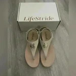 LIFE STRIDE - ZEETA, ALMOND MILK SMOOTHIE 8.5