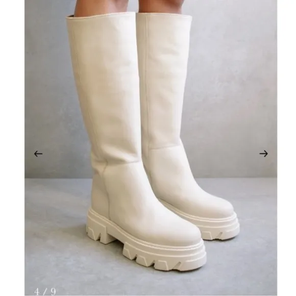 LIKE NEW ALOHAS KATIUSKA IVORY BOOTS SZ EU 39 - US 8 / 8.5