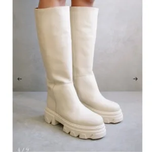 LIKE NEW ALOHAS KATIUSKA IVORY BOOTS SZ EU 39 - US 8 / 8.5
