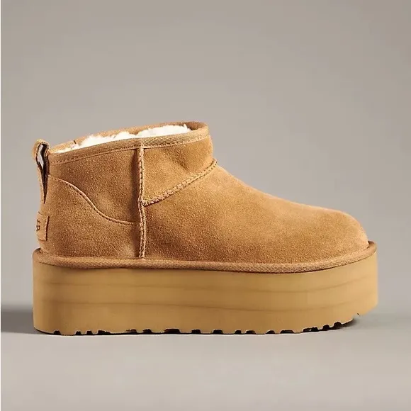 LIKE NEW UGG Platform Classic Ultra Mini Platform Boots!