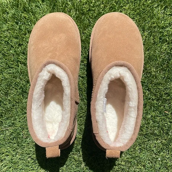 LIKE NEW UGG Platform Classic Ultra Mini Platform Boots!